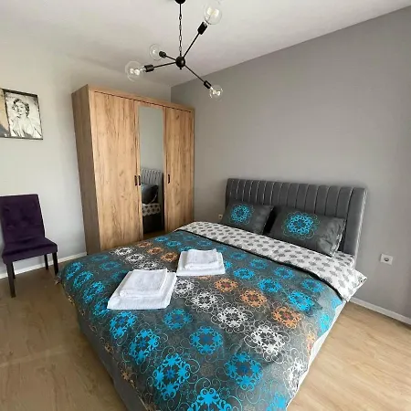 Apartment Mir City *